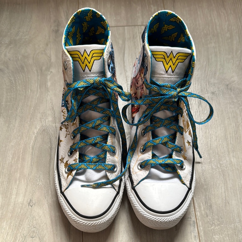 Converse Wonder Woman High-Top Sneakers - Women’s Size 8 - Picture 7 of 8